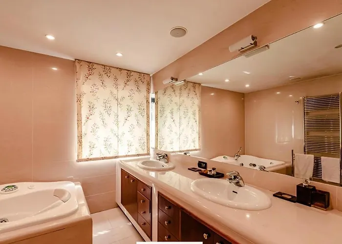 Sull'aurelia Antica Villa